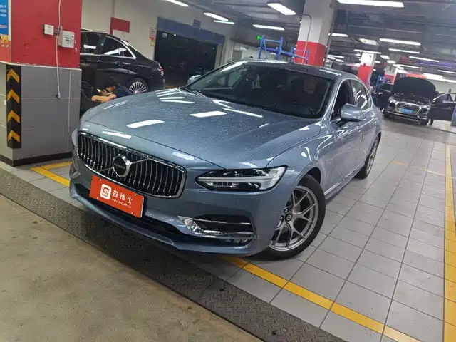 Volvo S90