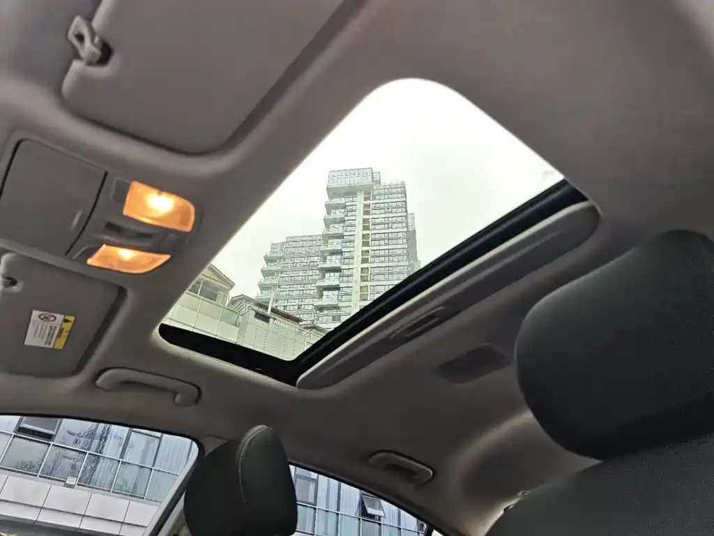 Hyundai Elantra — миниатюра 24
