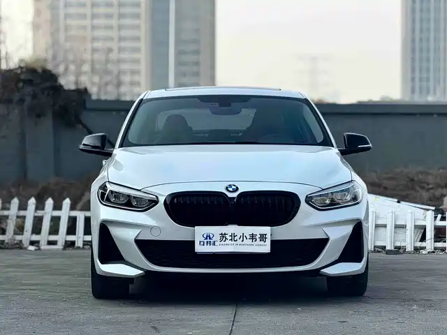 BMW 1 SERIES