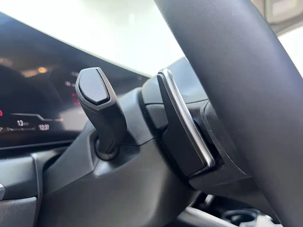 BMW 3 Series 320Li M Sport Package, фото 15