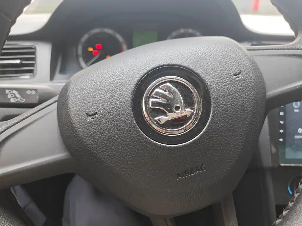 Skoda Rapid — миниатюра 6