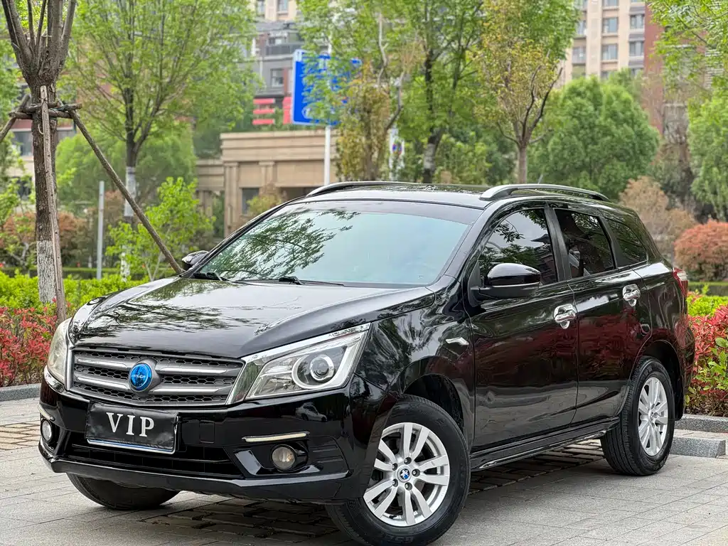 Venucia T70 2015
