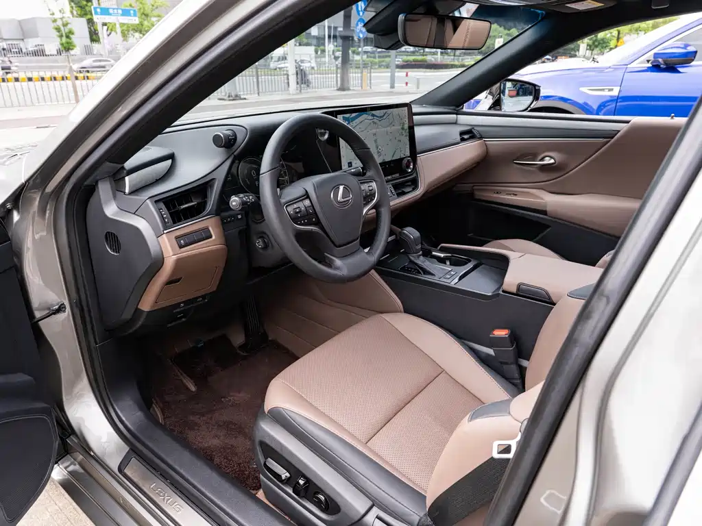 Lexus ES 2025 300h Premium