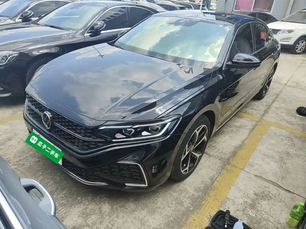 Volkswagen Passat 2023
