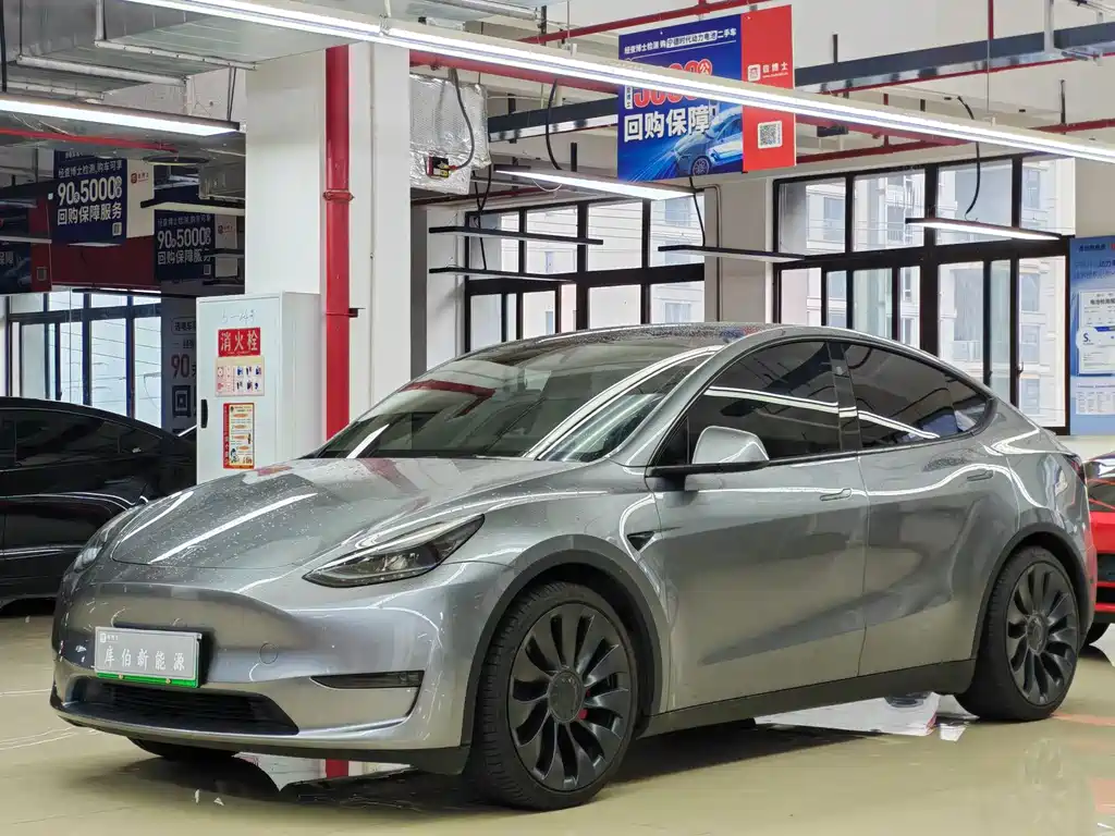 Tesla Model Y 2024
