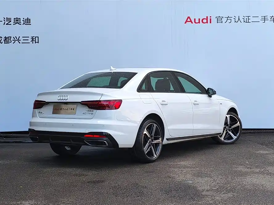 Audi A4L 2024 40 TFSI Luxury