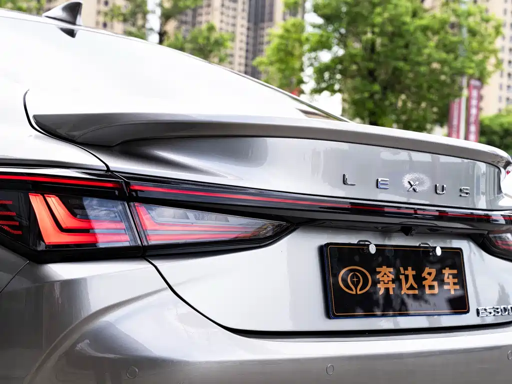 Lexus ES 2025 300h Premium