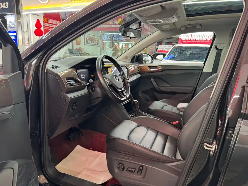 Volkswagen Tharu - фото 4