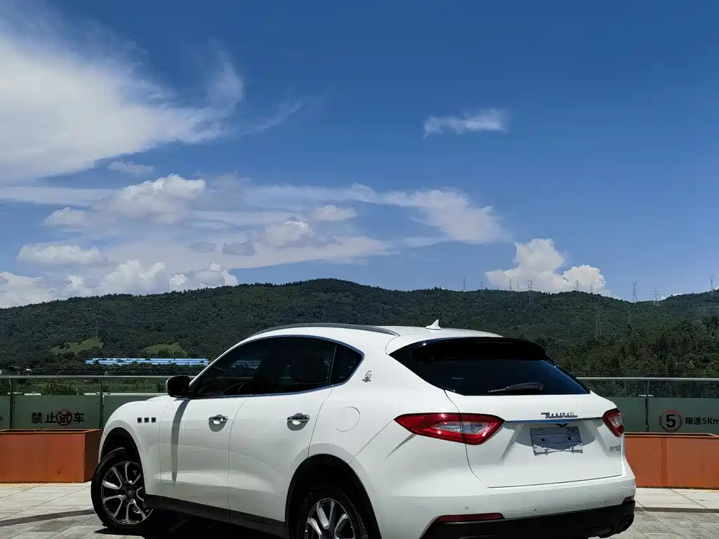 MASERATI LEVANTE