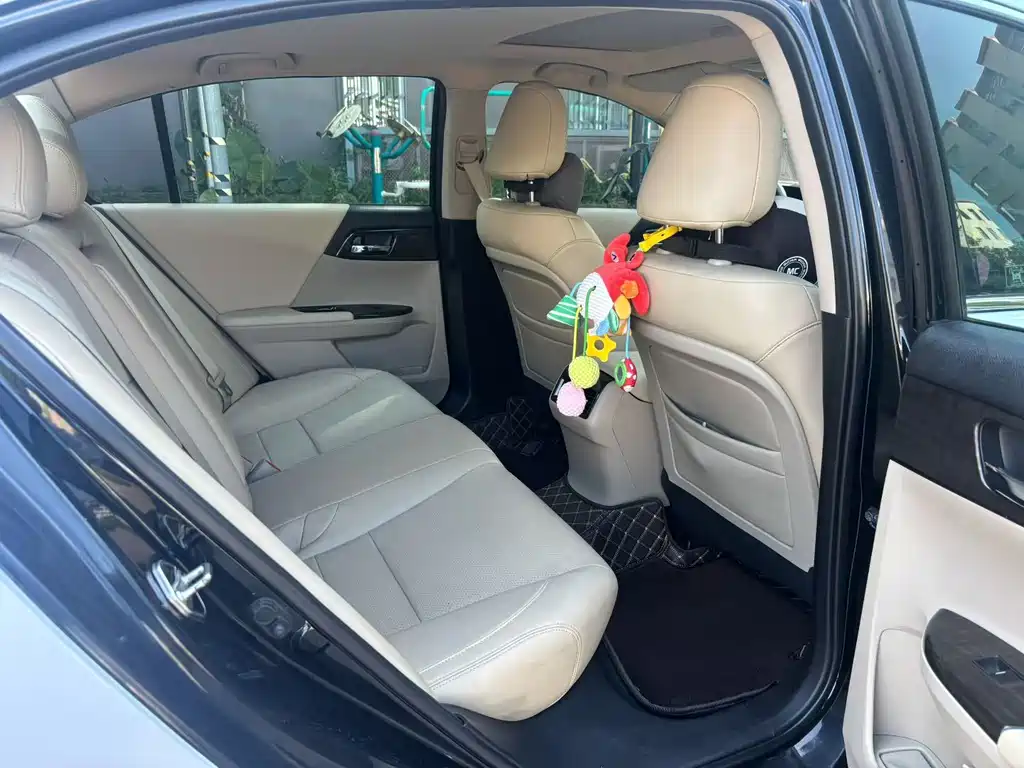 Honda Accord — миниатюра 6