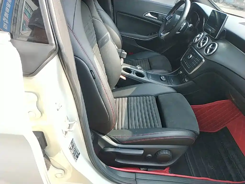 Mercedes-Benz CLA (Import) — миниатюра 25
