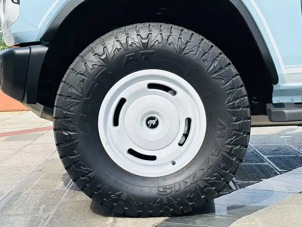 Заказать Ford Bronco 2026 года за 10 011 270 ₽  из Китая
