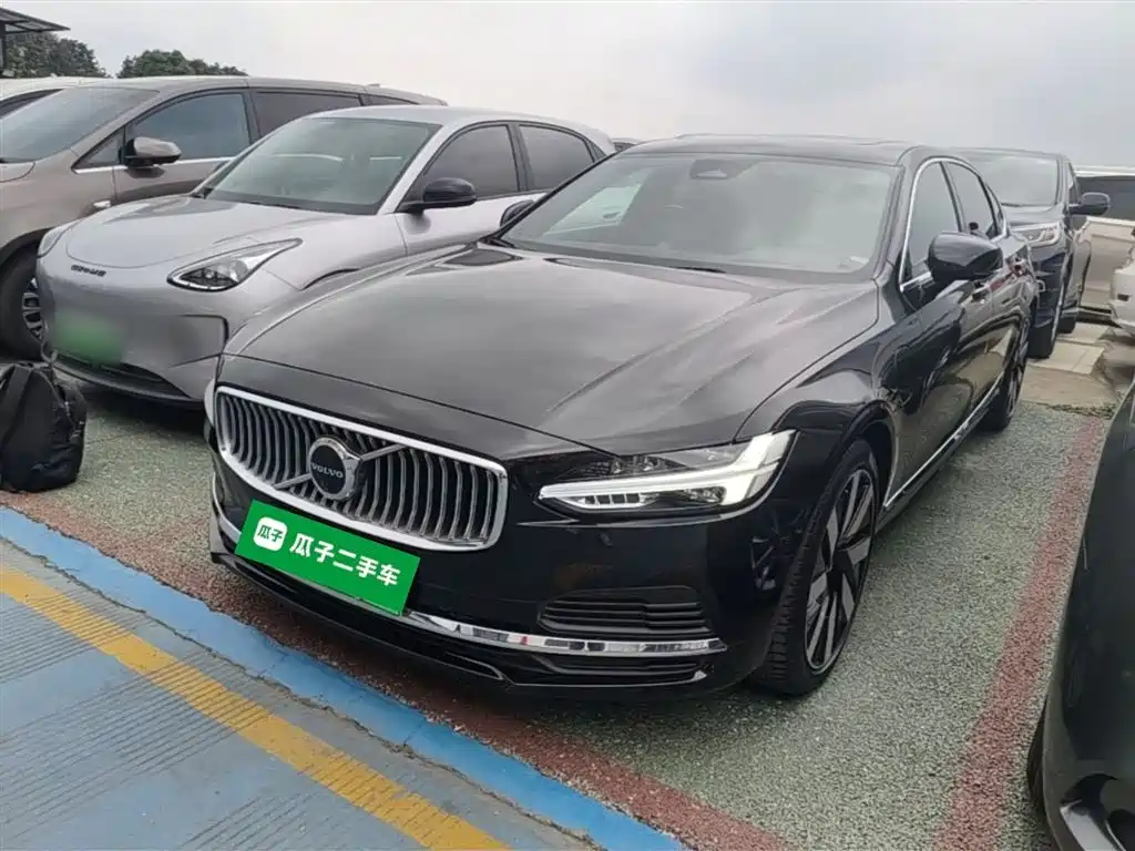 Volvo S90 PHEV 2024