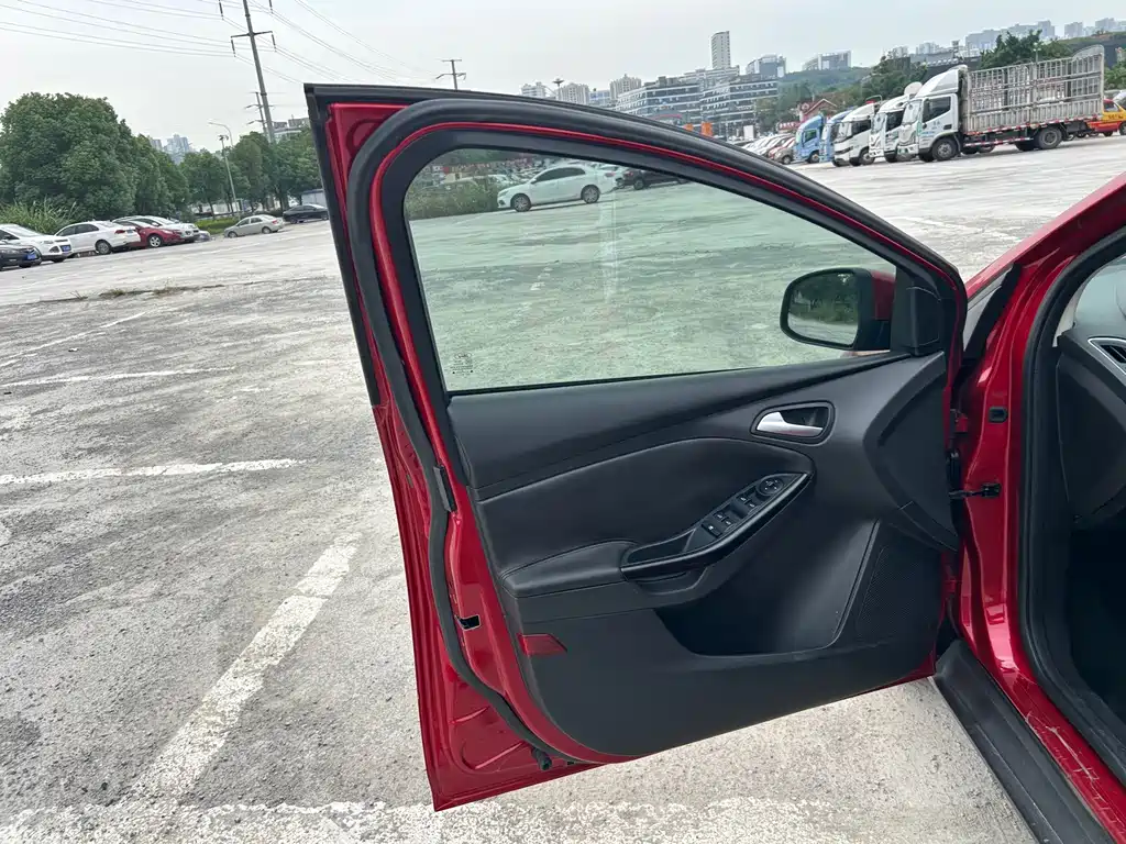Ford Focus — миниатюра 10