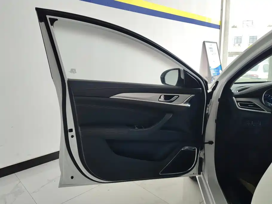 Changan Eado 2018 1.6L GDI MT Fashion