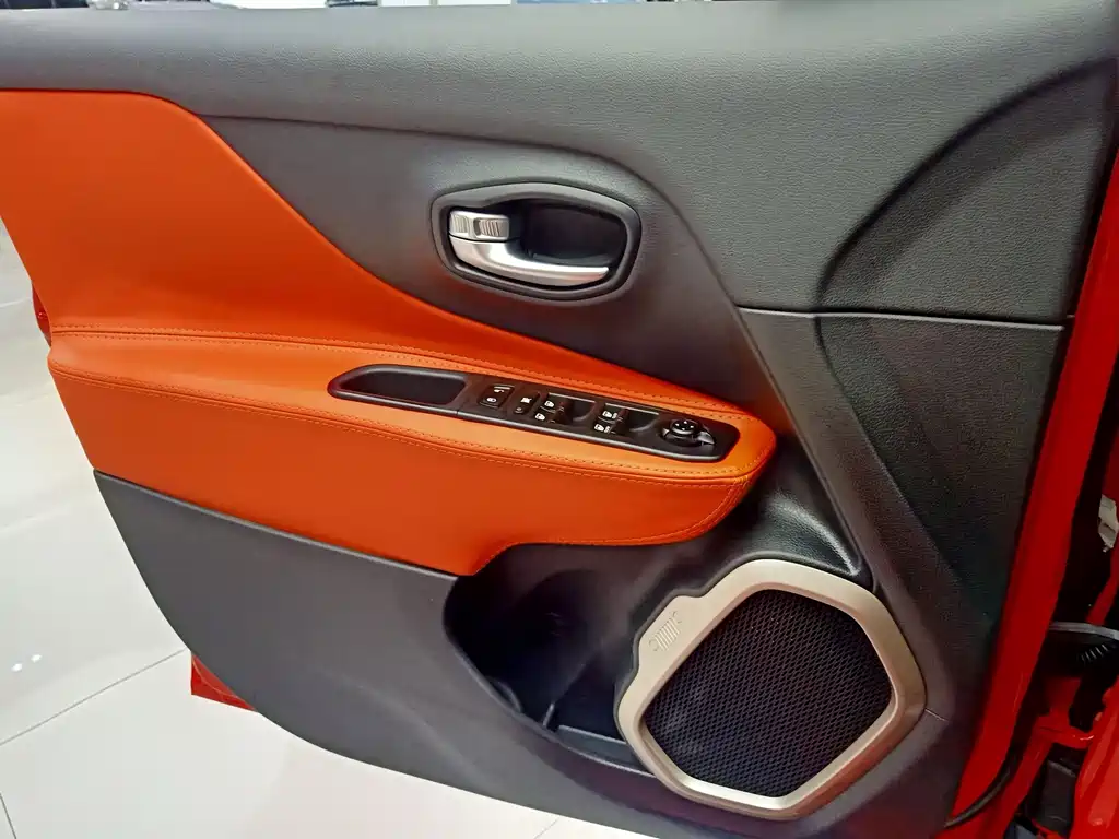 Jeep Renegade — миниатюра 14