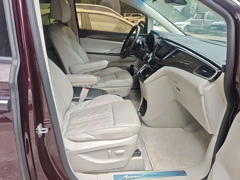 Buick GL8 2017 28T Avenir V