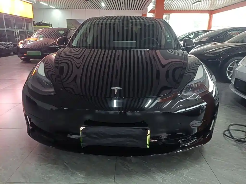 Tesla Model 3 — миниатюра 3