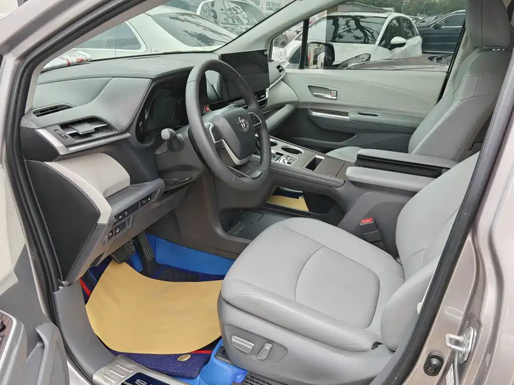 Toyota Sienna 2021 2.5L Luxury