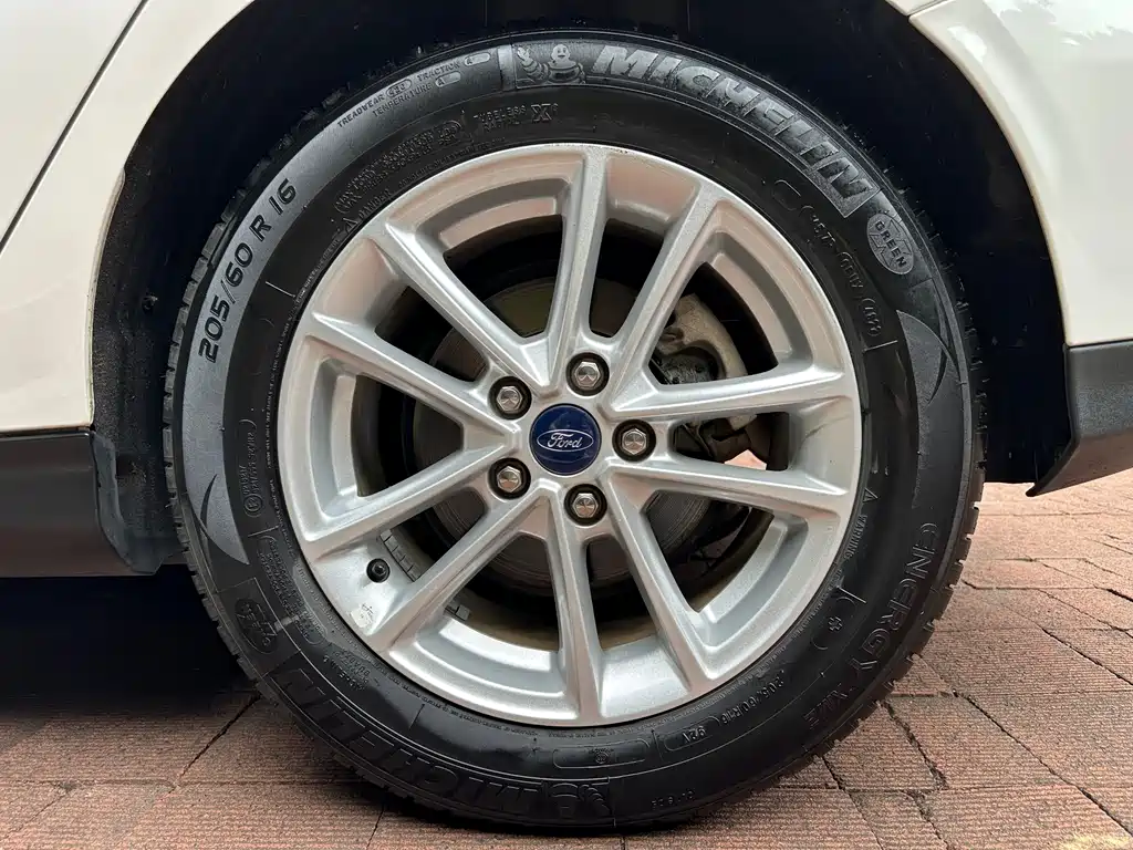 Ford Focus — миниатюра 18