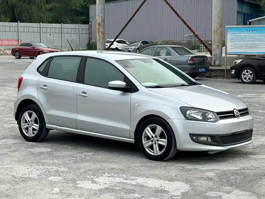 Volkswagen Polo 2011 1.4L AT