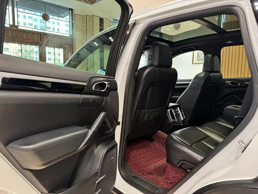 Porsche Cayenne 2014 Cayenne Platinum Edition 3.0T