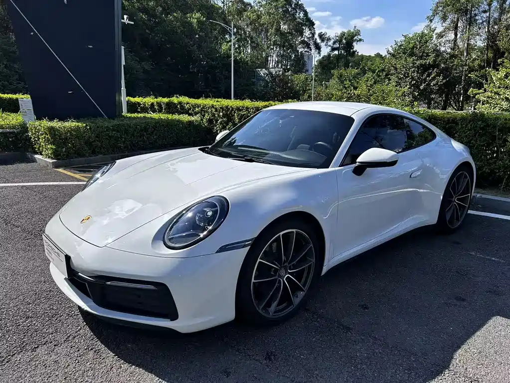 PORSCHE 911