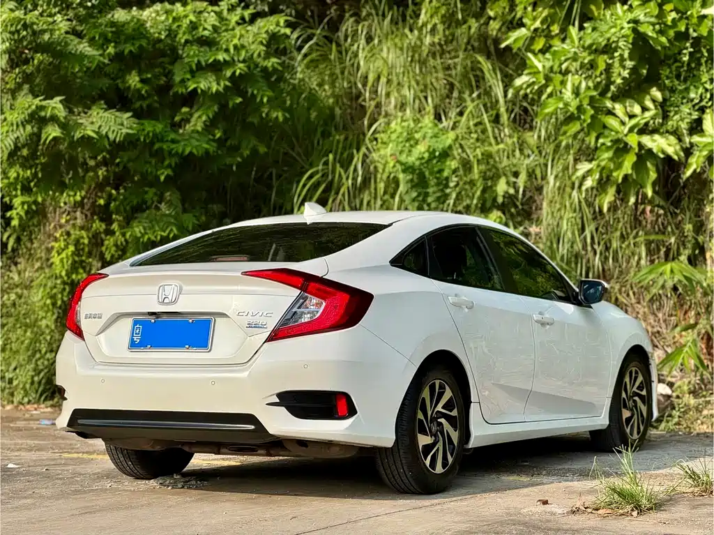 Honda Civic — миниатюра 6