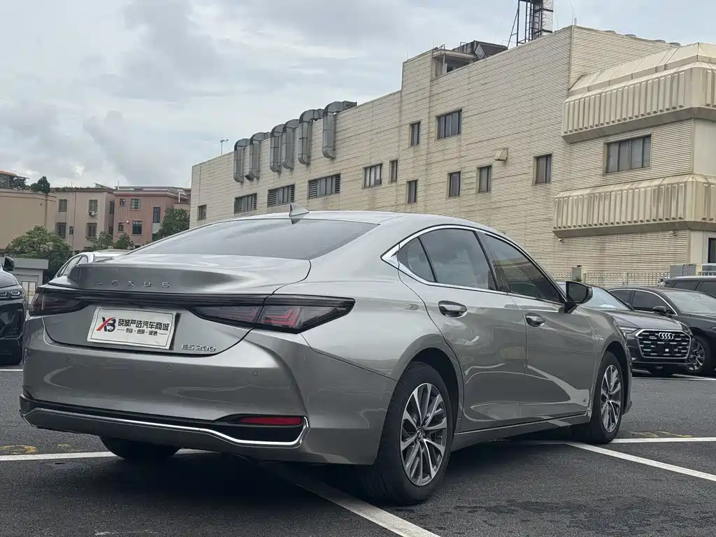 Lexus ES 2025 200 Premium