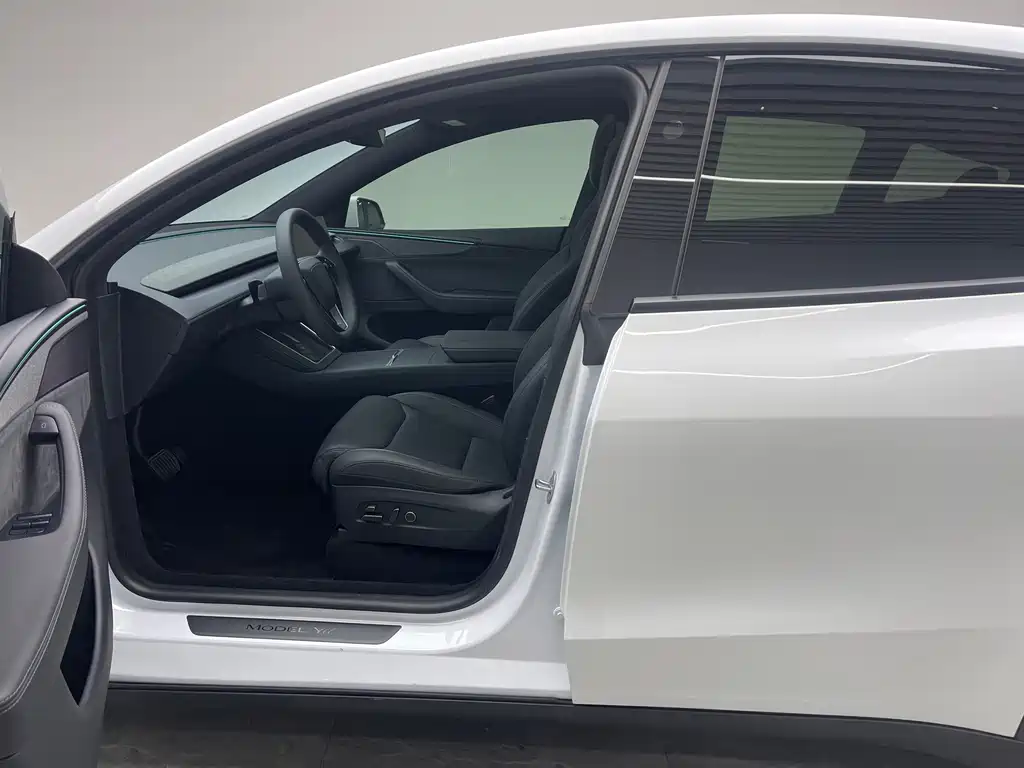 Tesla Model Y L — миниатюра 16