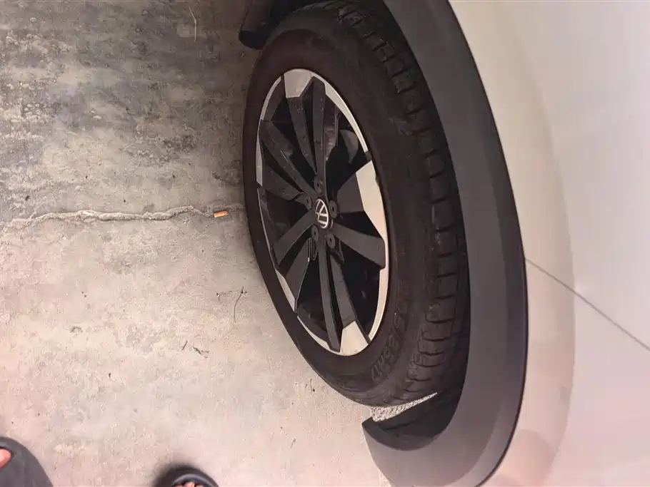 Volkswagen Tacqua 2020 1.5L AT