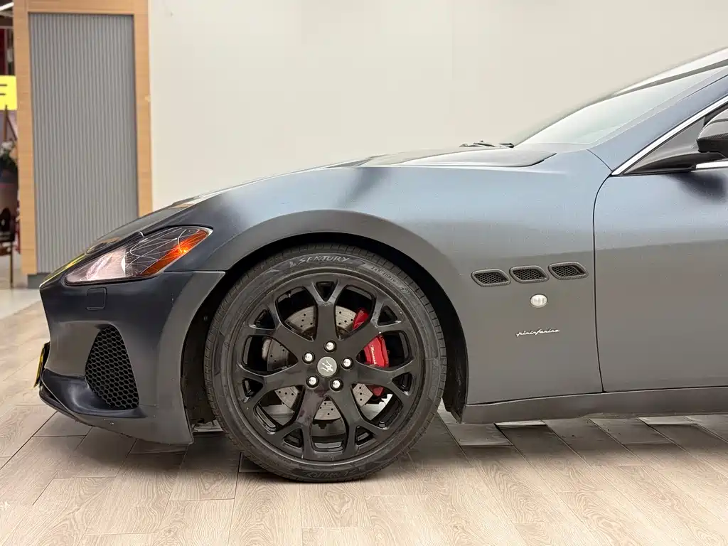 Maserati GranTurismo 2013 4.2L V8