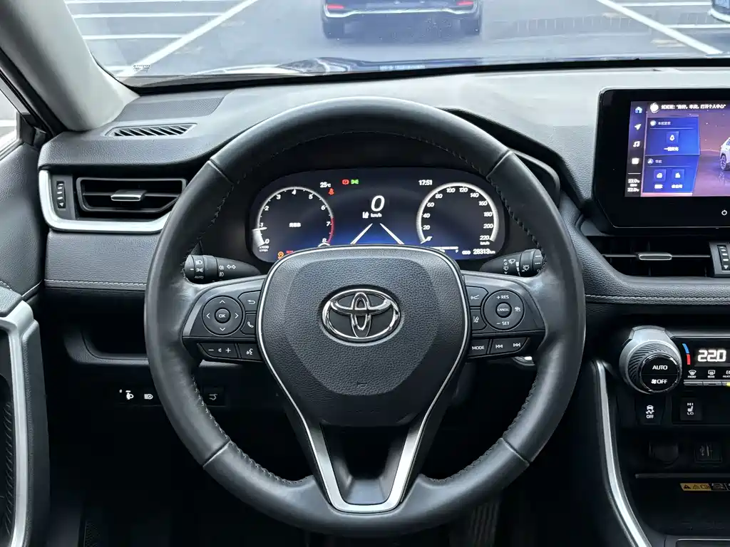 Toyota RAV4 — миниатюра 16