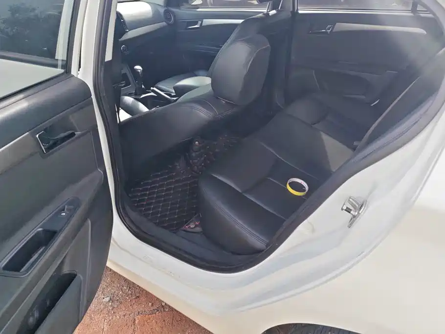 Roewe 350 — миниатюра 11