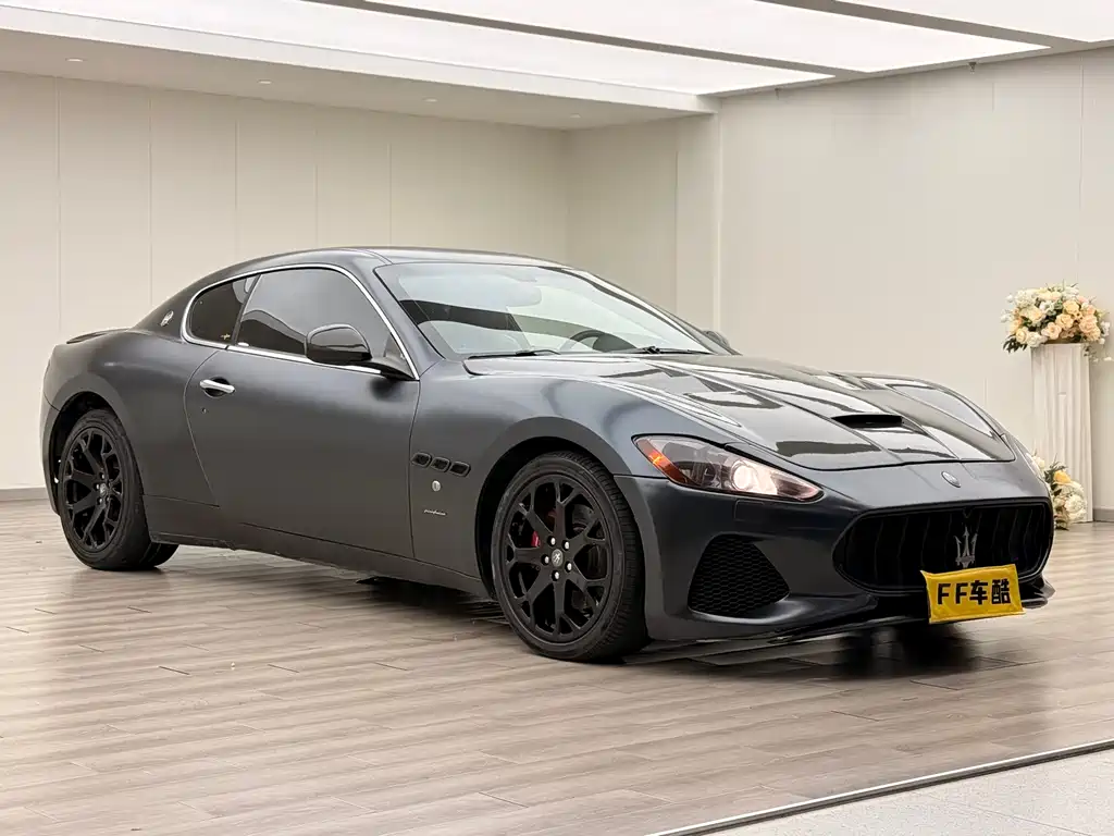 Maserati GranTurismo 2013 4.2L V8