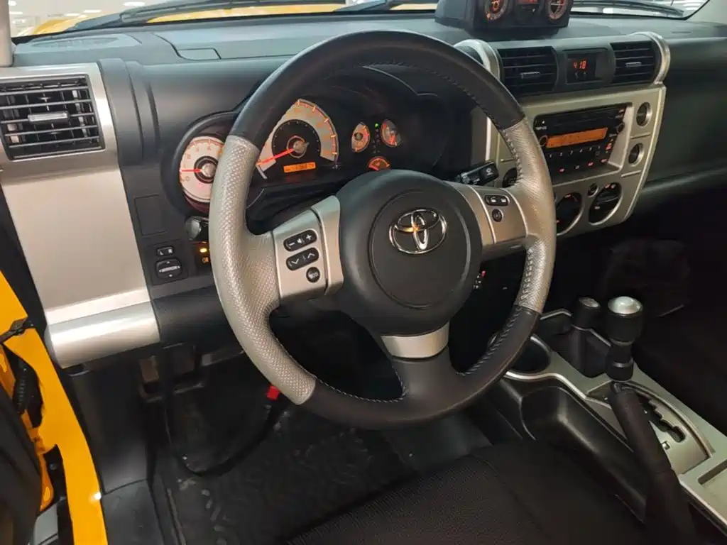Toyota FJ Cruiser — миниатюра 11