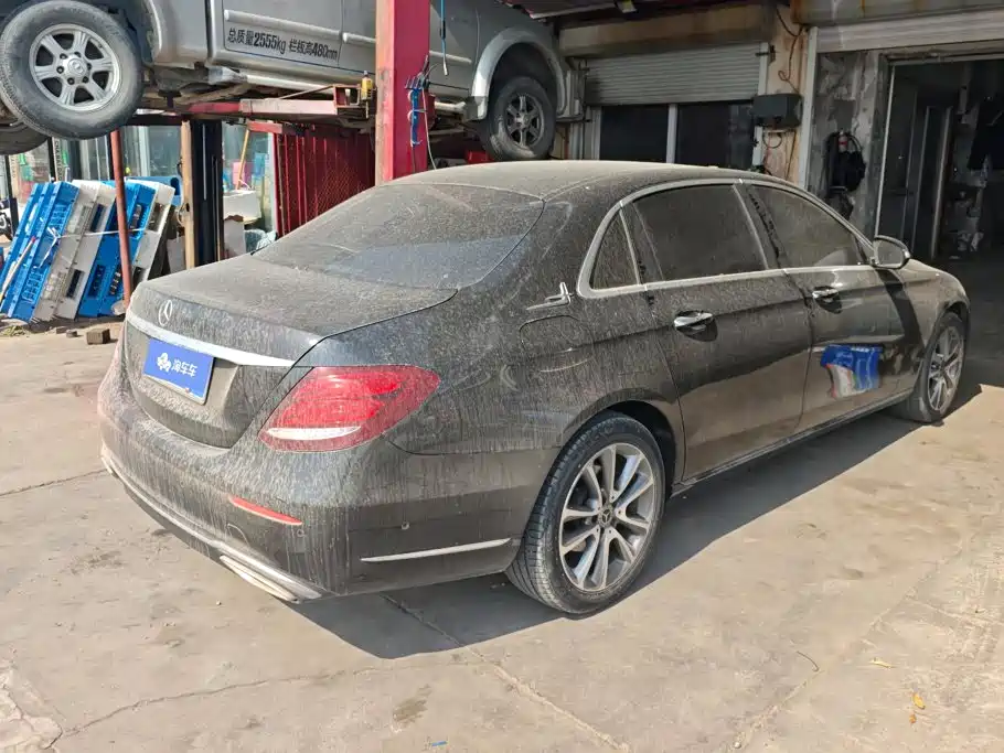 Mercedes-Benz E-Class — миниатюра 3