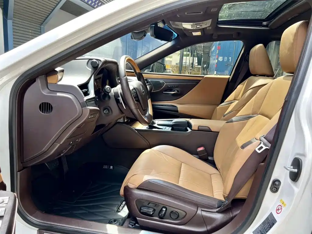 Lexus ES 2018 300h Executive V