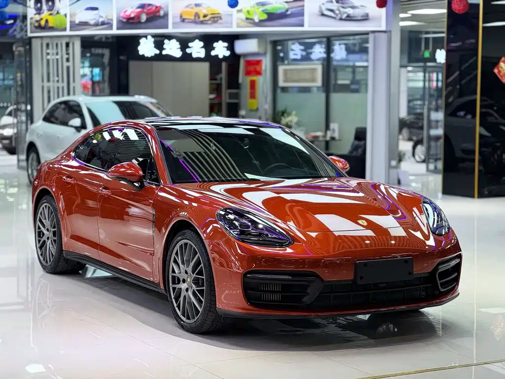 PORSCHE PANAMERA