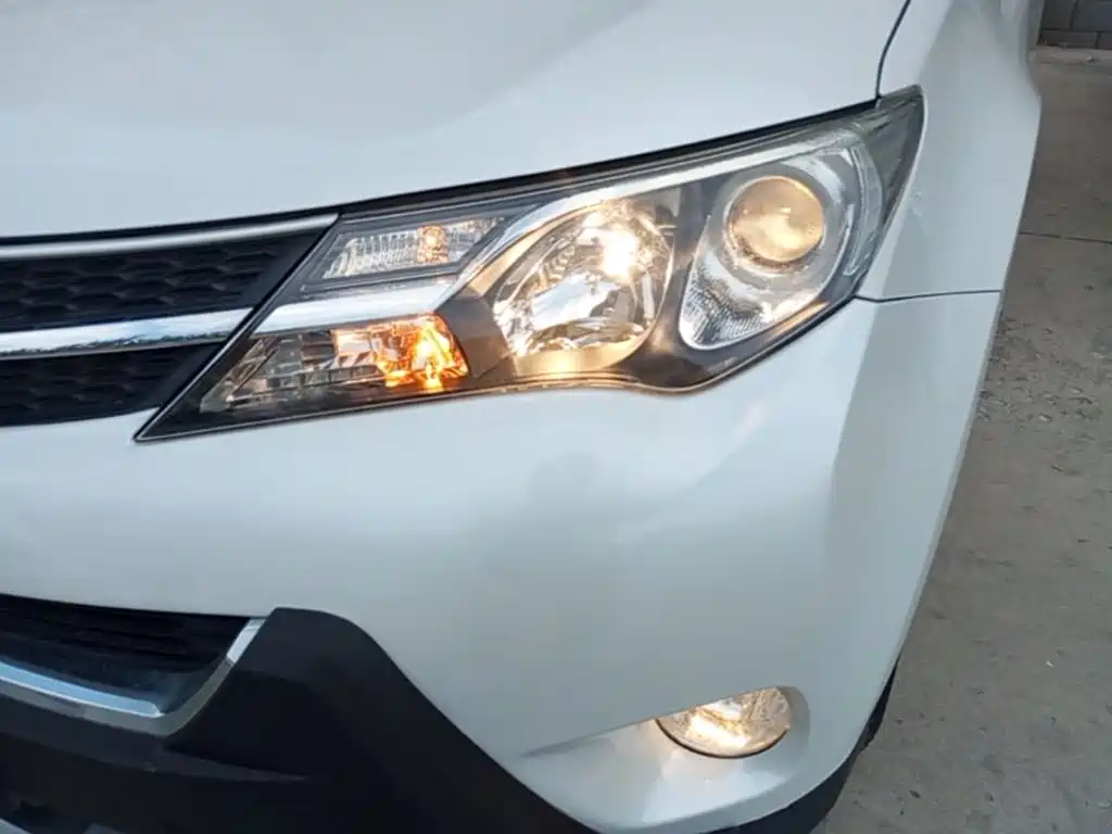 Toyota RAV4 — миниатюра 24