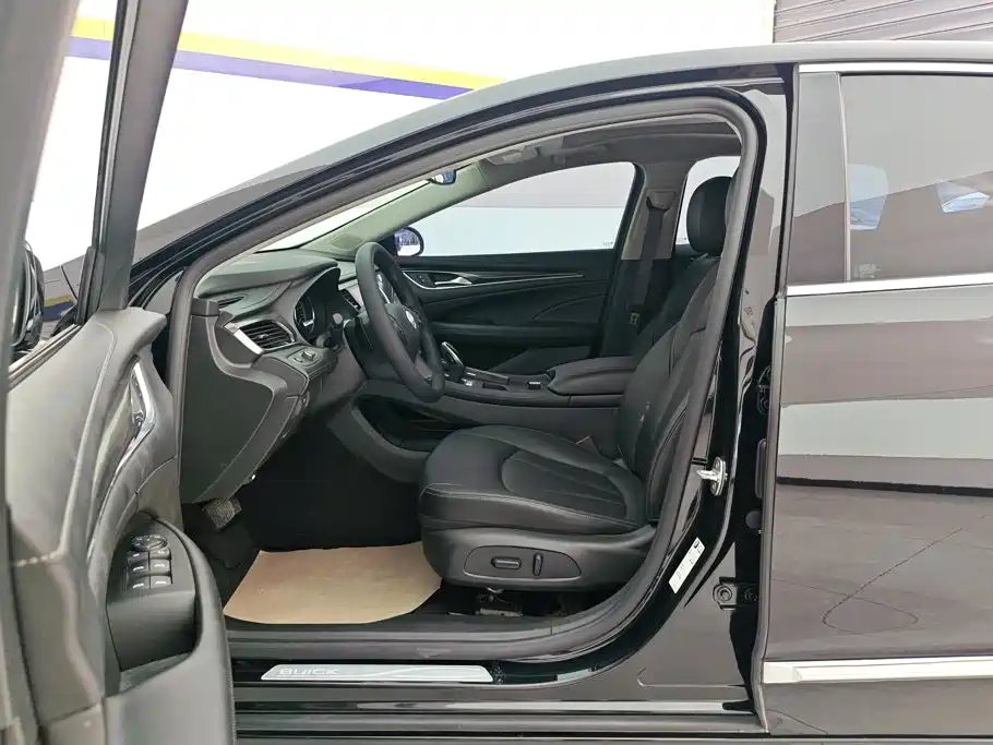 Buick LaCrosse — миниатюра 9