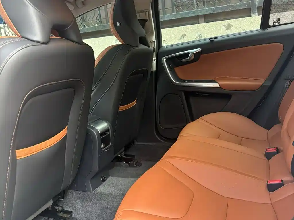 Volvo S60 — миниатюра 7