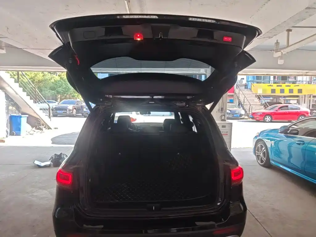 Mercedes-Benz GLB — миниатюра 19