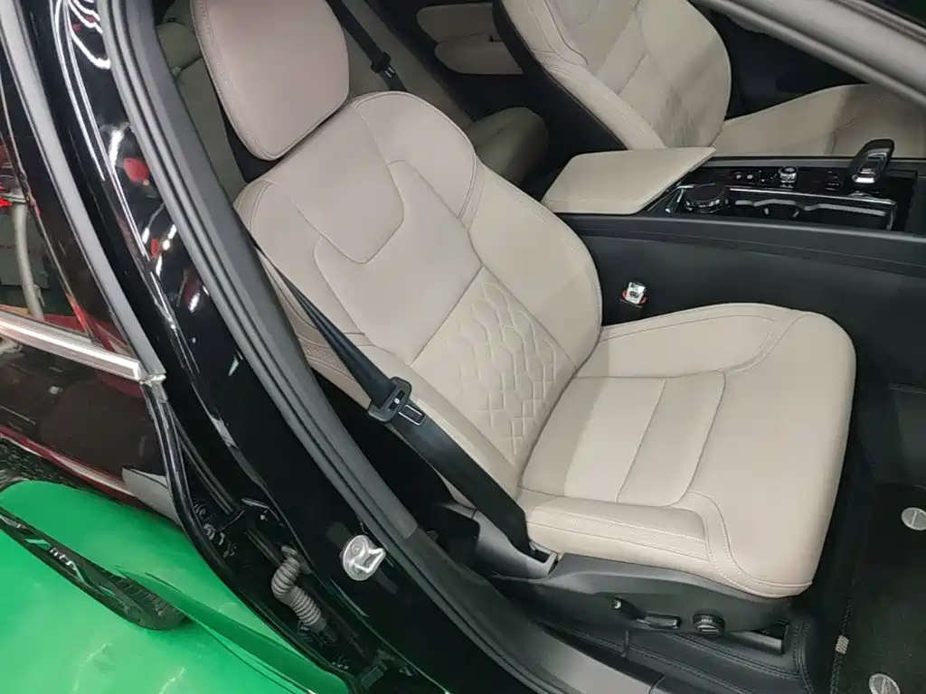 Volvo XC60 — миниатюра 25