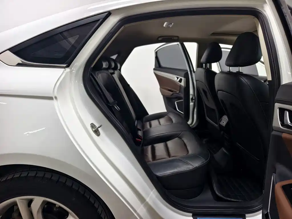 Geely Emgrand GL — миниатюра 16
