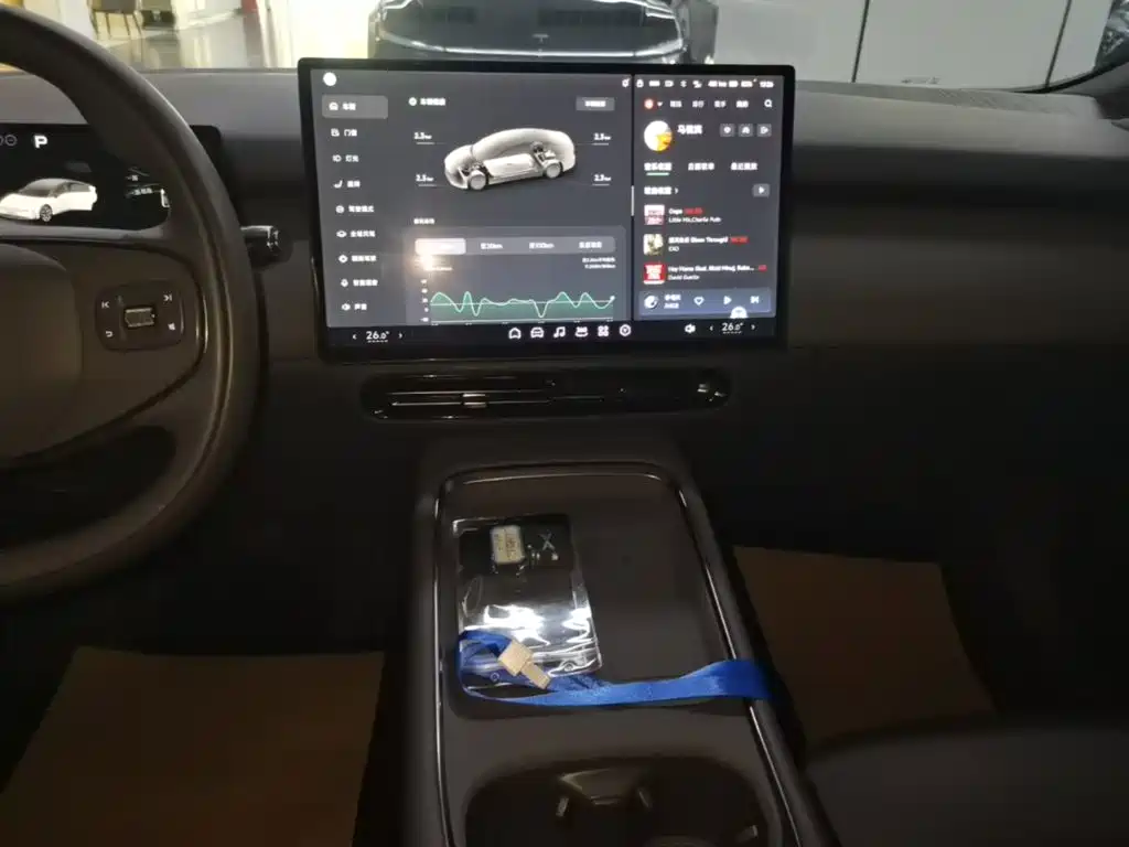 XPeng P7+ — миниатюра 13