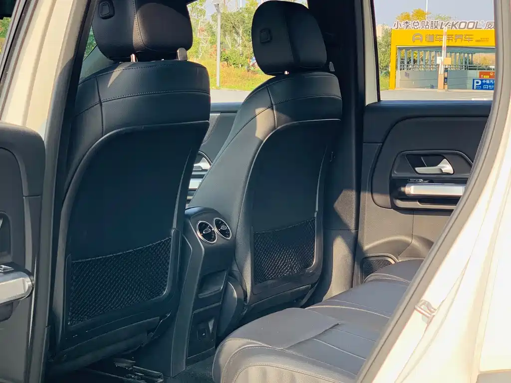 Mercedes-Benz GLB — миниатюра 20