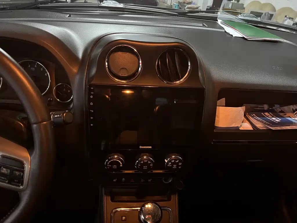 Jeep Compass (Import) — миниатюра 12
