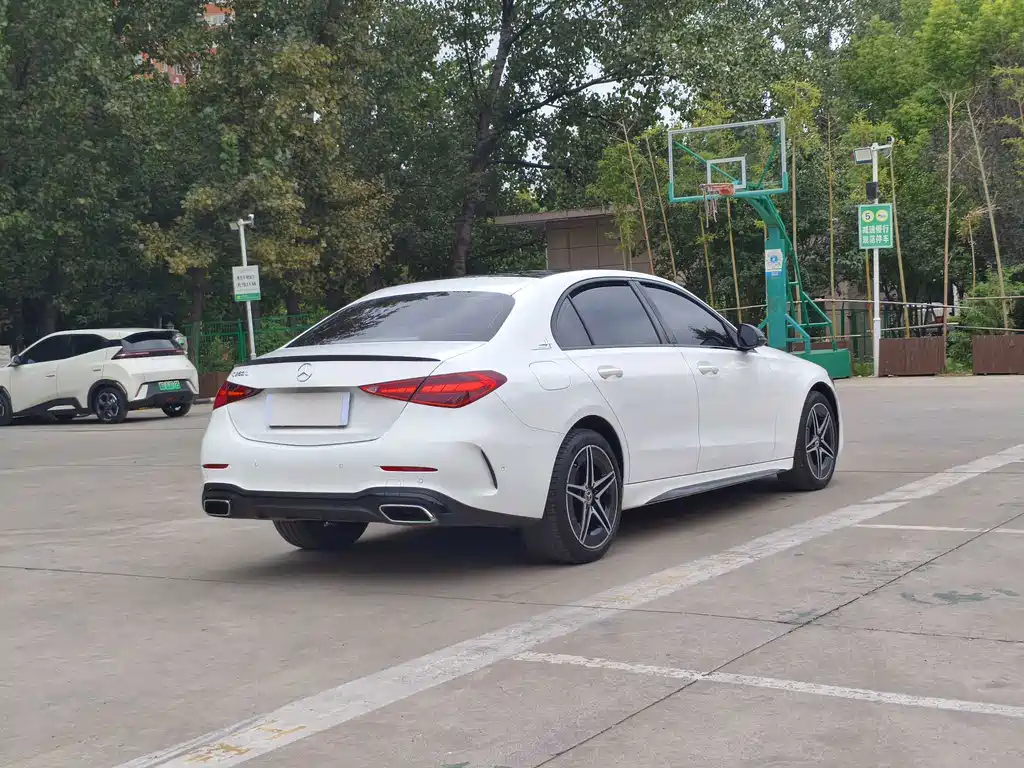 Mercedes-Benz C-Class — миниатюра 8