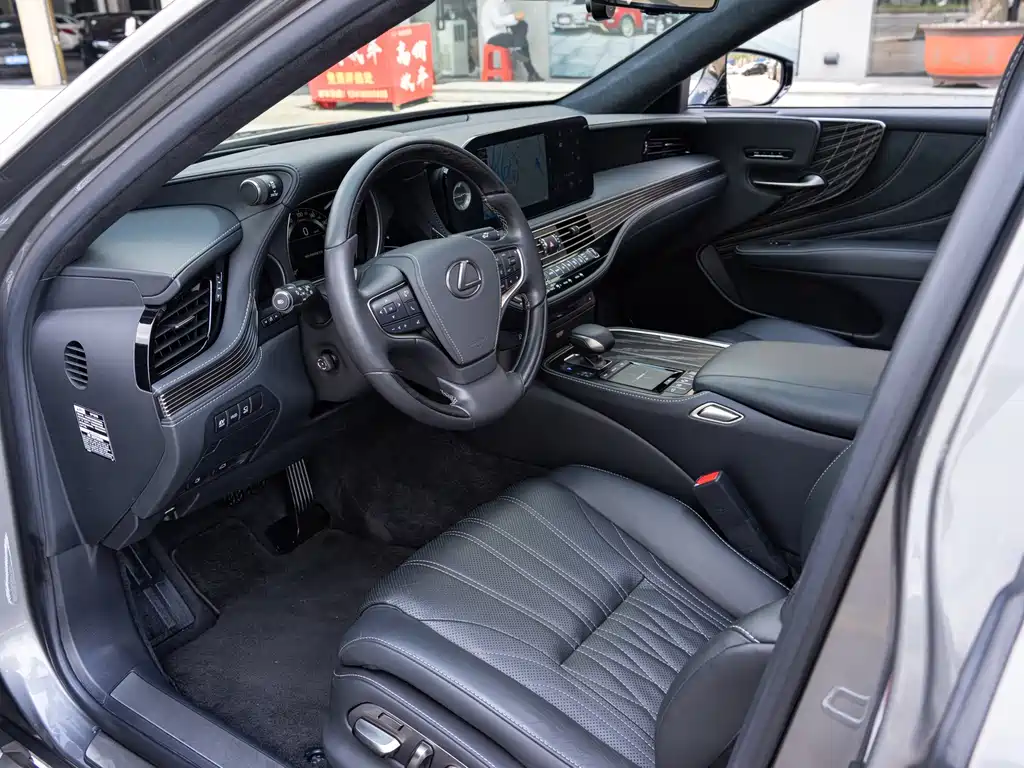 Lexus LS 2021 500h Executive